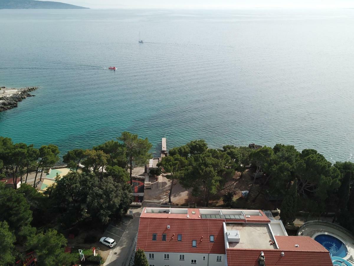 Sesar Apartments Krk - No. 1 Iva Krk Town Exterior foto