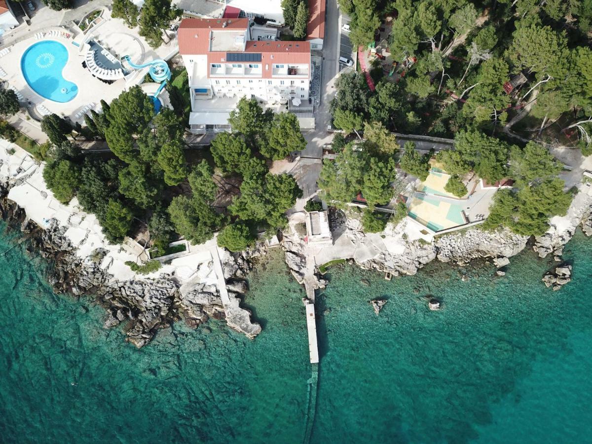 Sesar Apartments Krk - No. 1 Iva Krk Town Exterior foto